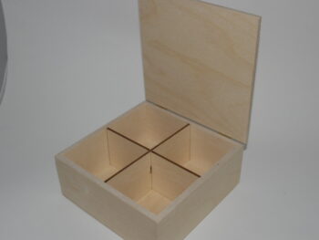 Scatola in legno incisa a laser cm 19x19x8