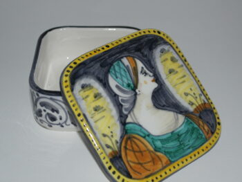 Scatola in ceramica di castelli dipinta a mano nobili