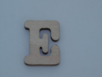 Lettera in legno artigianale