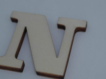 Lettera in legno artigianale