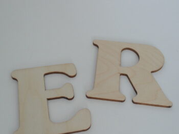 Lettera in legno artigianale