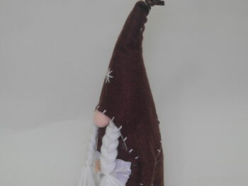 Gnomo femmina in stoffa marrone cm 20 con cappello