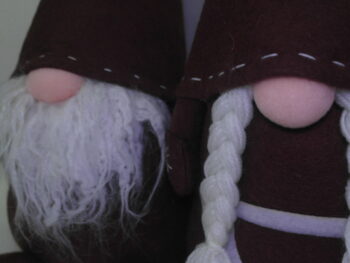 Gnomo fermaporta femmina in stoffa marrone cm 45