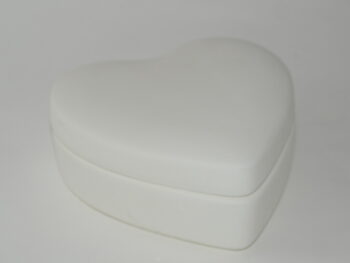 Scatola forma cuore in terracotta bianca cm 16