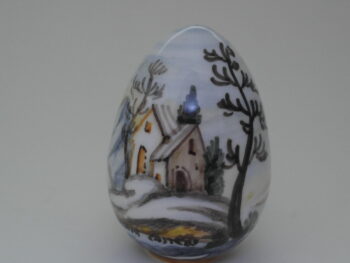Uovo in ceramica di castelli dipinto a mano