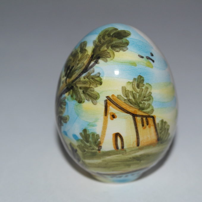 uovo in ceramica di castelli