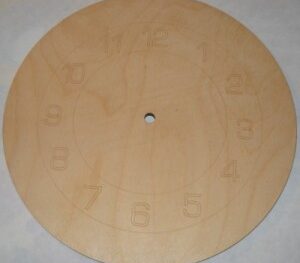 Sagoma orologio rotondo con incisione laser in legno di faggio cm 29