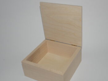 Scatola quadrata in legno di faggio