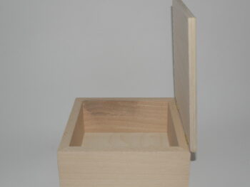 Scatola quadrata in legno di faggio