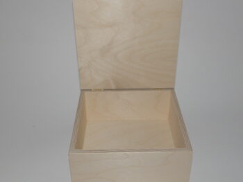 Scatola quadrata in legno di faggio