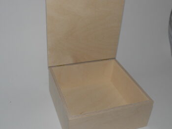 Scatola quadrata in legno di faggio