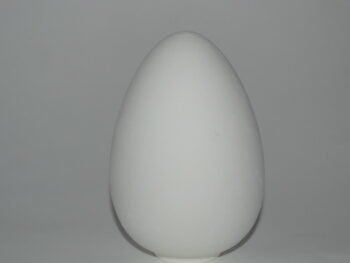 Uovo di pasqua in terracotta bianca