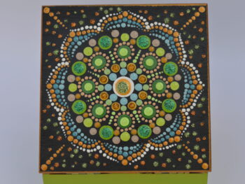 Scatola in legno dipinta