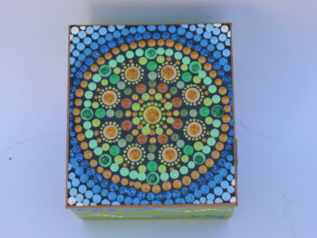 Scatola in legno dipinta