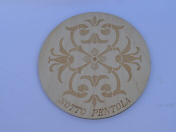 Sottopentola in legno inciso