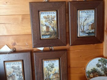 Mattoni in ceramica dipinti