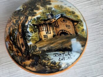 Scatola cilindrica in ceramica