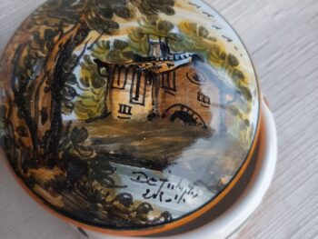 Scatola cilindrica in ceramica