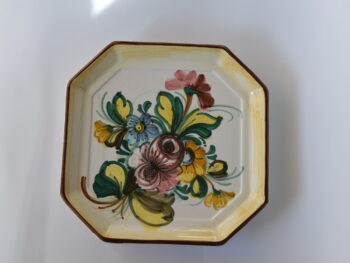 Vassoio in ceramica dipinto