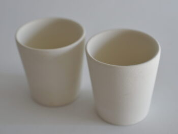 Bicchierino liscio in terracotta bianca da decorare bomboniera artigianale cm 7x8