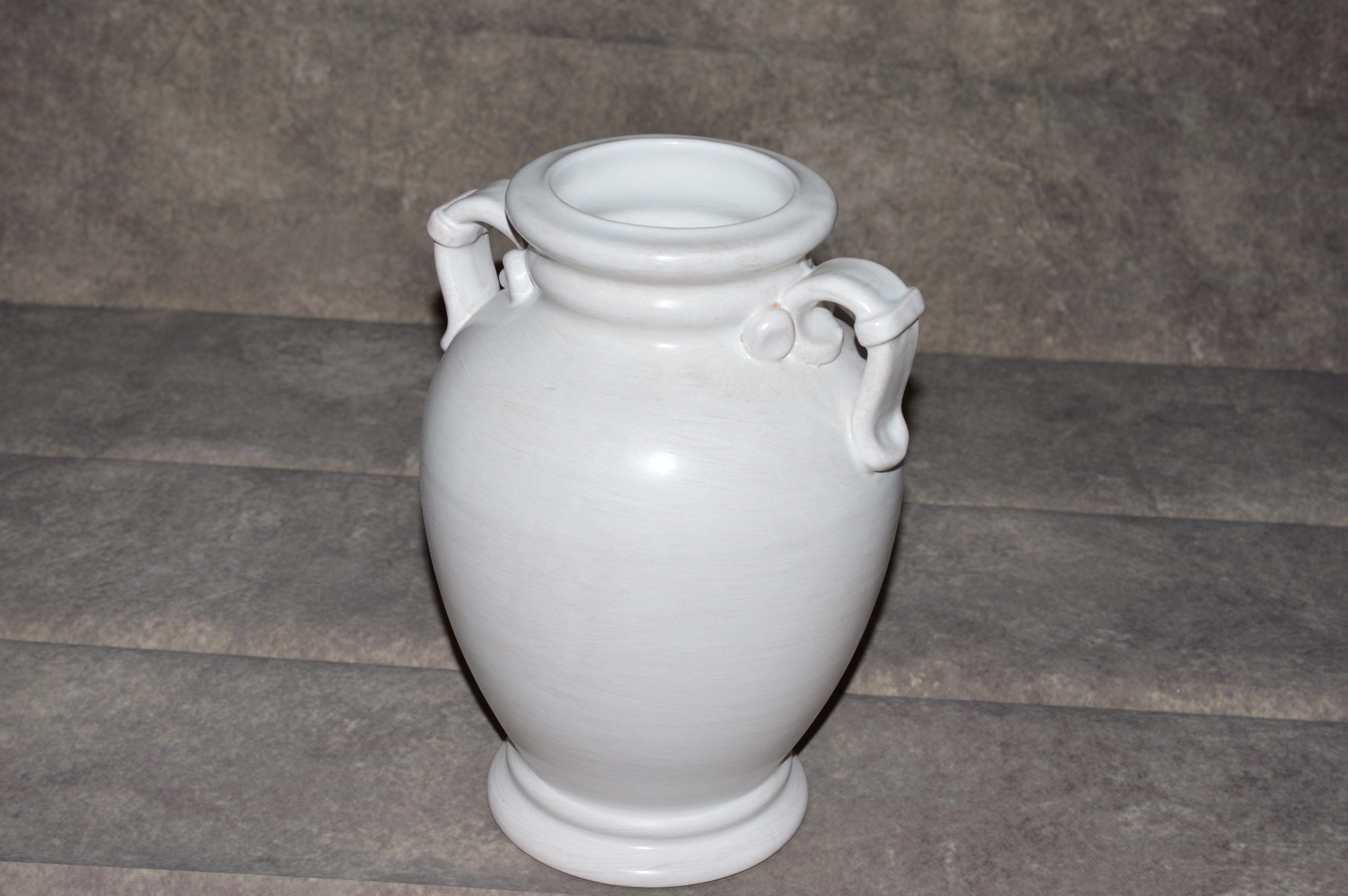 Vaso in ceramica bianco – Souvenir & Souvenir