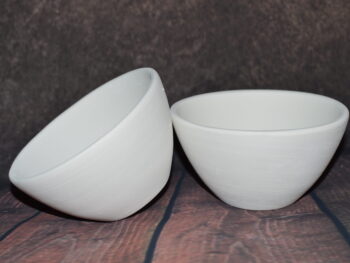 Ciotola tondo orientale in terracotta bianca