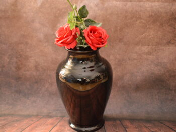 Vaso nero in ceramica di Castelli dipinto a mano